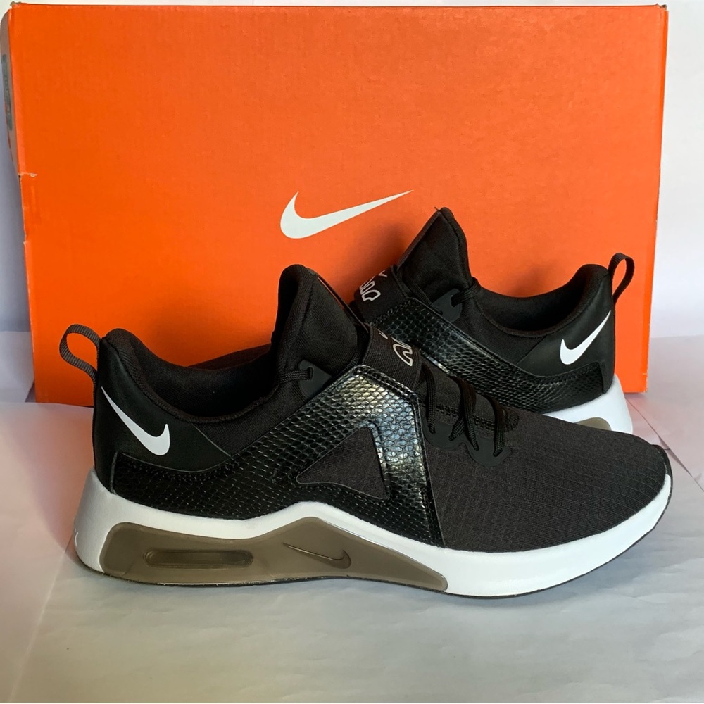 Nike Air Max Bella TR5 Sneakers